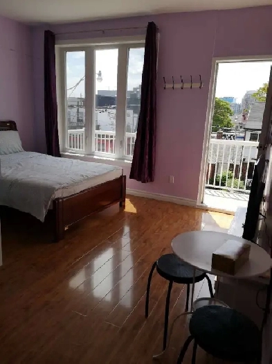 2nd Floor Large private Bright mater room with own bathroom@Trin Image# 2