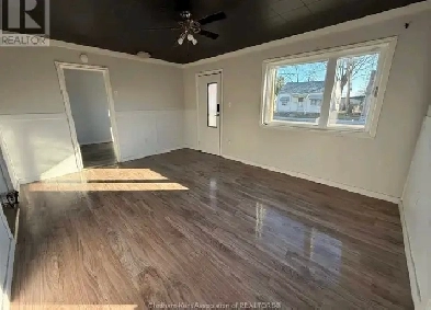 FOR SALE Spacious bright 3 bedroom bungalow Image# 9