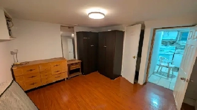 1 bedroom basement for rent Image# 2
