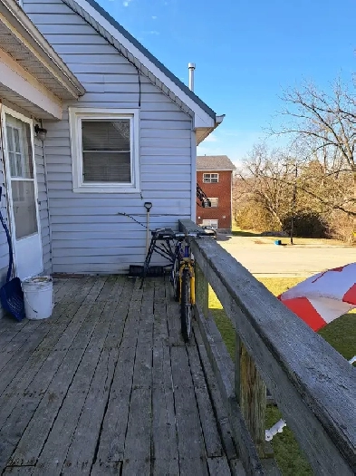 1 Bedroom Apt for rent in Petrolia Image# 1