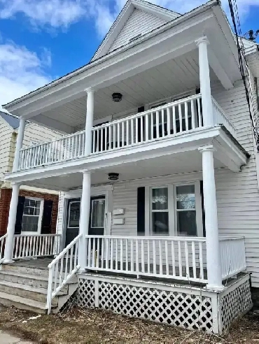 Fully Furnished 2 bedroom   Den, 1 bath in downtown Fredericton Image# 14