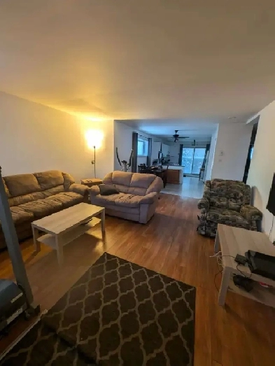 4 1/2 À LOUER Image# 1