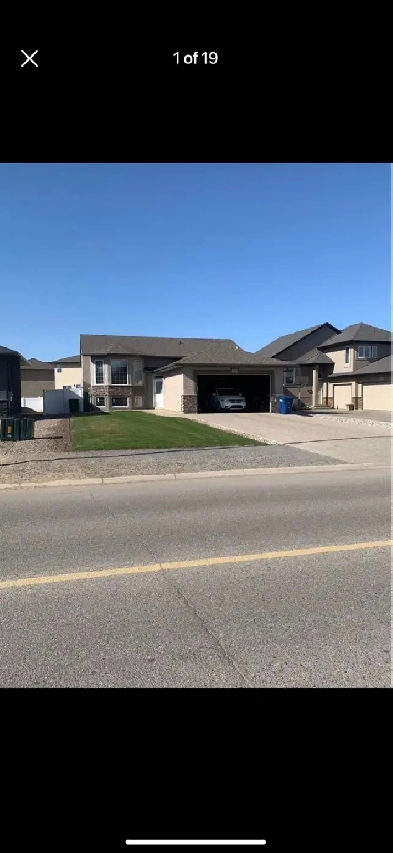 Pilot butte house for sale $565,000 Image# 12
