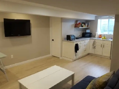 Attention Students – Furnished bachelor Basement Apt Image# 6