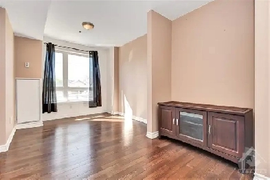 Studio for sale (309-429 Kent Street, Ottawa, ON Image# 1