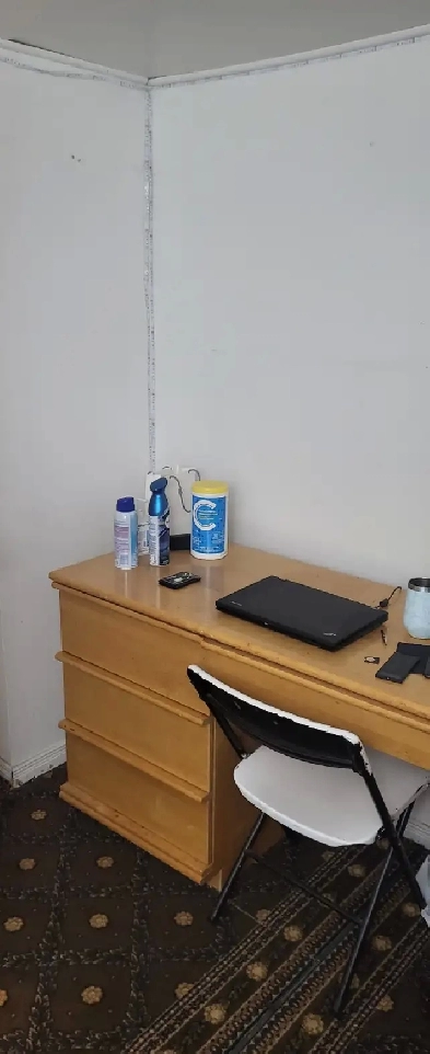 Furnished basement room near downtown Image# 8