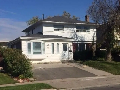Detached 2 story house Image# 2