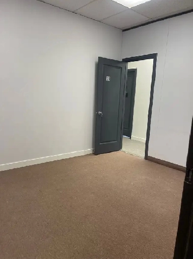 OFFICE FOR RENT IN PROFESSIONAL BUILDING/NORTH YORK Image# 1