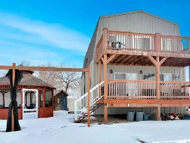 Year-Round Waterfront Escape with Private Dock & Sunset Views Image# 4