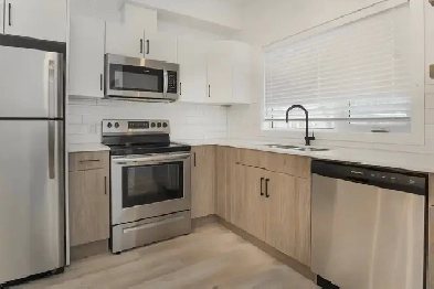 2 Bedroom Walk-Up Apartment in West Broadway! Image# 7