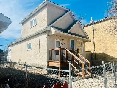 MEGAHOMES NEW LISTING - 708 ABERDEEN AVENUE Image# 6