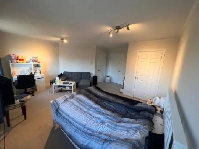 (Female only) Beautiful room BAYVIEW and SHEPPARD Image# 1