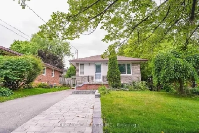Amazing - For Rent In Scarborough - Beautiful House Image# 5