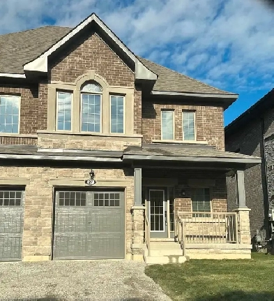 House for rent/lease in Uxbridge Image# 1