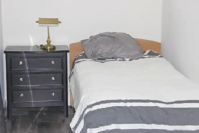 Room 4RENT The Guild by the LAKE Image# 3