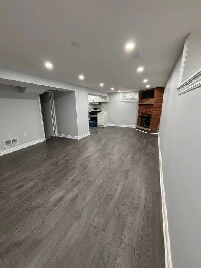 Recently updated and refreshed basement apartment with 2 bedroom Image# 2