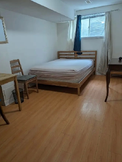 Bright Large Room Private Bath Parking @York University Village Image# 8
