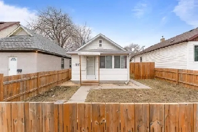 2-Bedroom House in Elmwood Image# 1