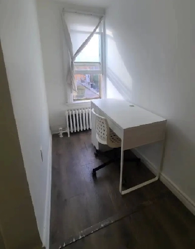 Christie, Bloor TTC, Room on 2nd Floor to Rent-2Mins TTC Subway Image# 7