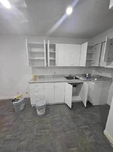 3 1/2 Apt Visite entre 11:00 et 3:00 du Lundi au Vendredi. Image# 1