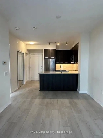 Spacious 1 Bedroom Condo for Rent Near Square One, Mississauga Image# 3