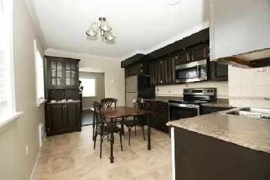 224 Mundy Pond Rd - Cozy, Three Bedroom Single Family Home Image# 4