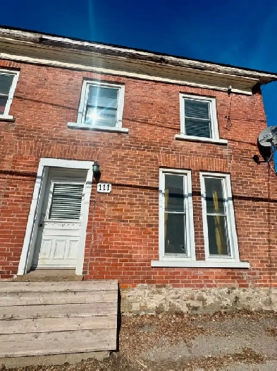 Apartment in Downtown Kemptville Image# 2