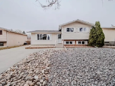 4 Car Garage, with Home in Mills Haven Image# 3