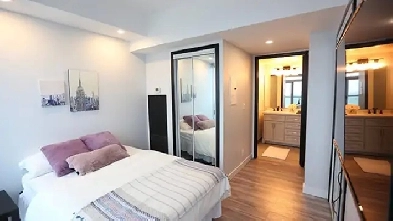 Master Bedroom & Private Bathroom Image# 8