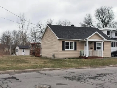 2 Bed/1 Bath Bungalow for Rent in Hawkesbury, ON Image# 3