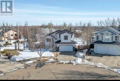 Home Sweet Home - 6223, 30 Ave, Camrose Image# 1