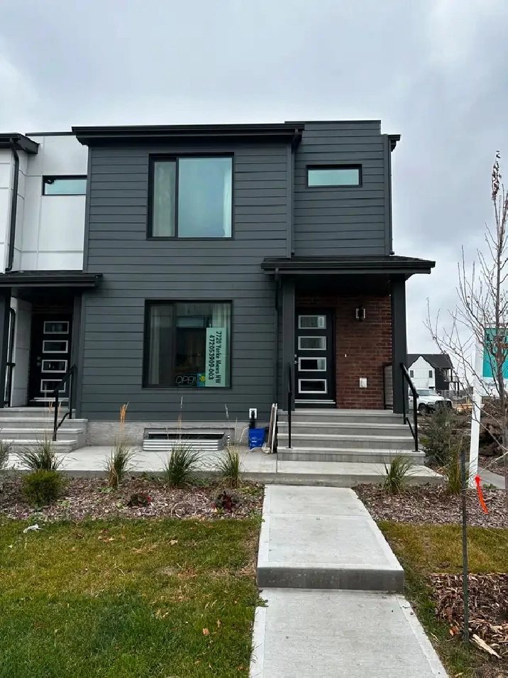 Beautiful newly built 4-plex (Utility & Internet included) in Edmonton,AB - Apartments & Condos for Rent
