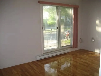 5 1/2 - Metro Concorde - Plancher bois francs et céramiques Image# 1