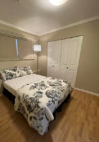 Private Room/ Clean & Bright/Near Joyce Skytrain Image# 1