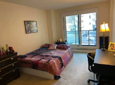 Master bedroom in downtown Calgary Image# 1