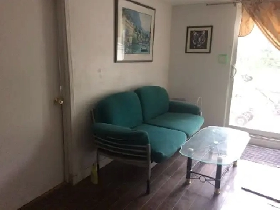 rent at 404&finch Image# 1