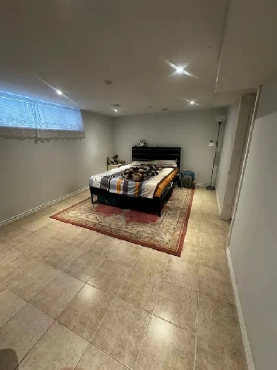 Sharing basement room for rent $475 plus utilities Image# 1