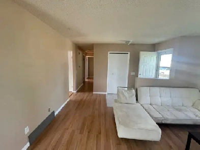 Private main floor furnished BR for rent in SE Image# 2