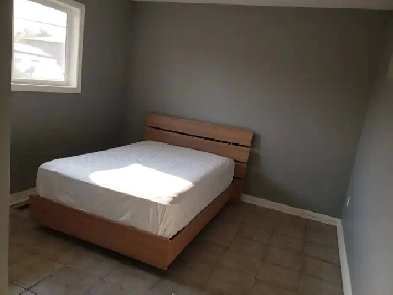 Main Floor Bedroom- near St Vital Mall Image# 1