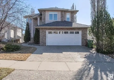 Large Family Home in St. Albert Image# 1