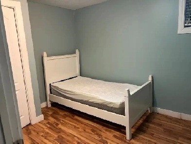 one furnished bedroom Image# 1