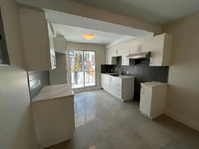 BEAU 4 1/2 - 1ER JUILLET - SAINT-LÉONARD Image# 1