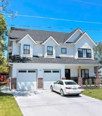 3 Bedroom 2 Bath Upper Level Duplex Image# 1