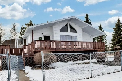 Acreage 5 mins from Sherwood Park, 15 mins from Edmonton Image# 1