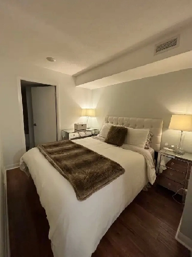 1 bedroom junior suite at Bathurst & Fleet Street (Fort York) Image# 7