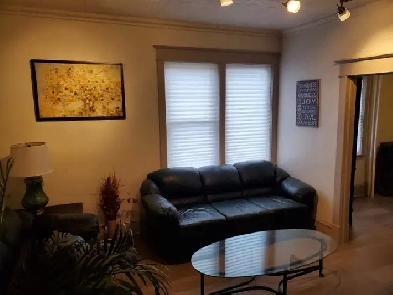 STUDENT ROOMS FOR RENT - AVAILABLE MAY 1, 2025 Image# 1