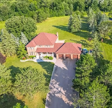 Estate home for  sale  with 2 acres  good neighborhoo Image# 4