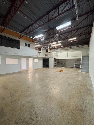 2029 sq ft - Light Industrial - Colby Dr Image# 1