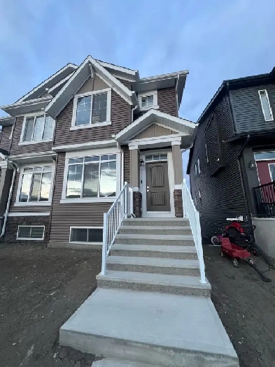 Duplex For Rent in Glacier Ridge Image# 4