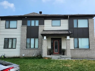 BEAUTIFUL END UNIT   NORTH EAST   PARK FACING –TOWNHOME FOR RENT Image# 1